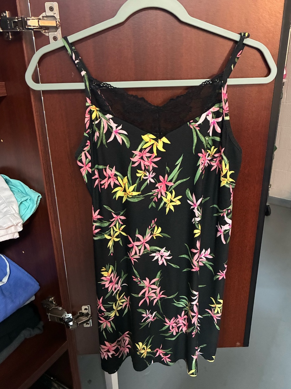 Women’s Joyspun Brand Black Floral Lace Trim Slip Gown Size Small